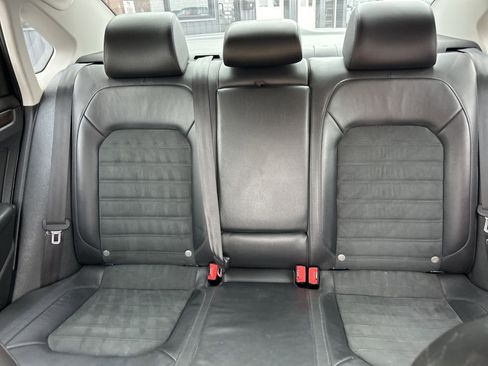 Used 2015 Volkswagen Passat 1.8T SEL Premium image 16