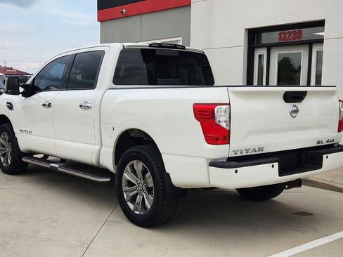 Used 2017 Nissan Titan SL w/ Chrome Package AWD/4WD image 4