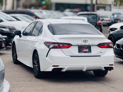 Used 2021 Toyota Camry SE image 7