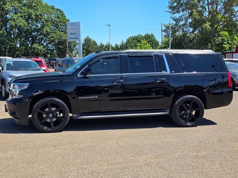 Used 2015 Chevrolet Suburban LS RWD image 8