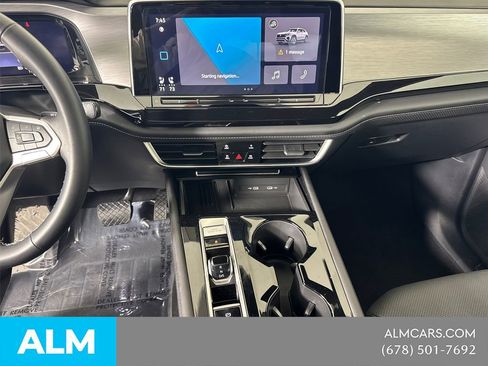 Used 2025 Volkswagen Atlas Cross Sport SE image 32