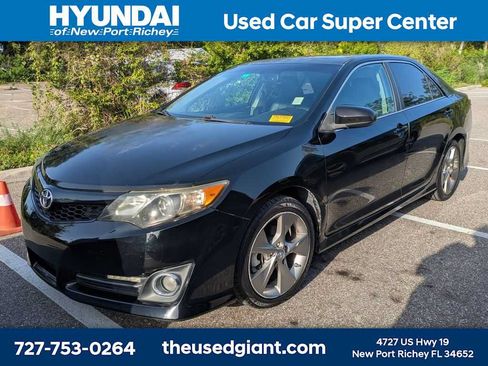 Used 2012 Toyota Camry SE FWD image 1