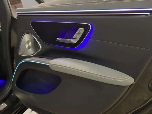 Used 2023 Mercedes-Benz EQS 580 4MATIC Sedan image 90