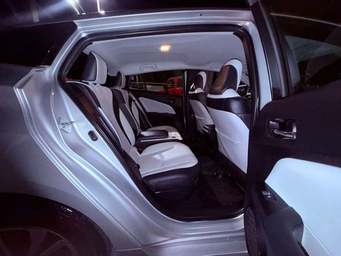 Used 2017 Toyota Prius Prime Premium image 25