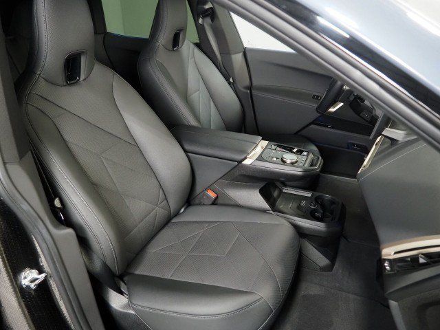 Used 2024 BMW iX xDrive50 w/ Sport Package AWD/4WD image 2