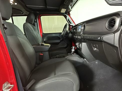 Used 2023 Jeep Wrangler Unlimited w/ Cold Weather Group AWD/4WD image 33