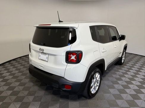 Used 2023 Jeep Renegade Latitude image 6