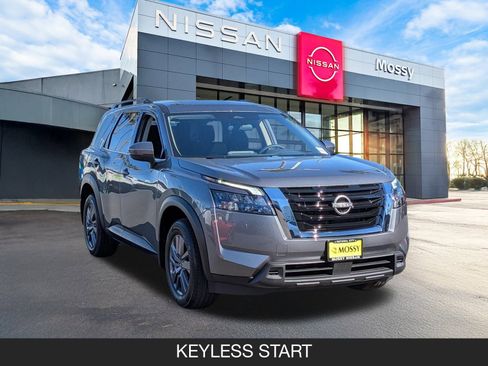 New 2025 Nissan Pathfinder SV image 2