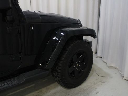 Used 2015 Jeep Wrangler Unlimited Sahara AWD/4WD image 24