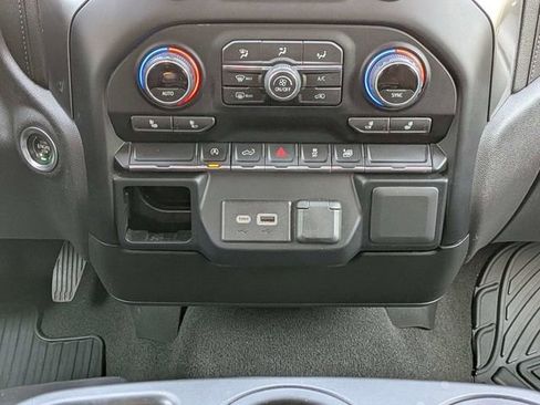 Used 2022 Chevrolet Silverado 1500 LT RWD image 17