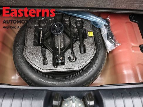 Used 2023 Hyundai Venue Limited image 23