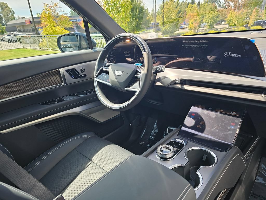 New 2027 Cadillac Vistiq Luxury AWD/4WD image 10