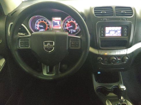 Used 2019 Dodge Journey SE FWD image 22