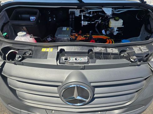 New 2025 Mercedes-Benz eSprinter 170 Cargo image 12