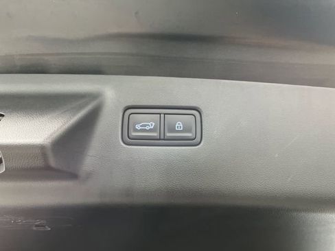 Used 2025 Hyundai Santa Fe Limited image 17