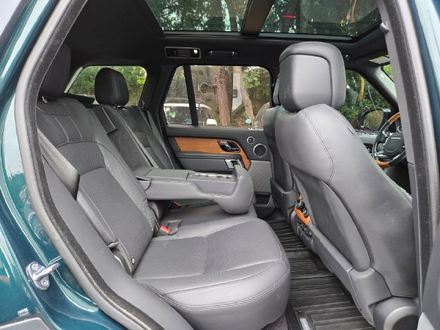 Used 2019 Land Rover Range Rover Supercharged AWD/4WD image 12
