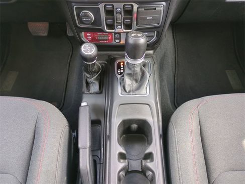 Used 2024 Jeep Wrangler Unlimited Rubicon image 19