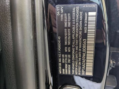 Used 2021 Porsche Macan AWD/4WD image 24