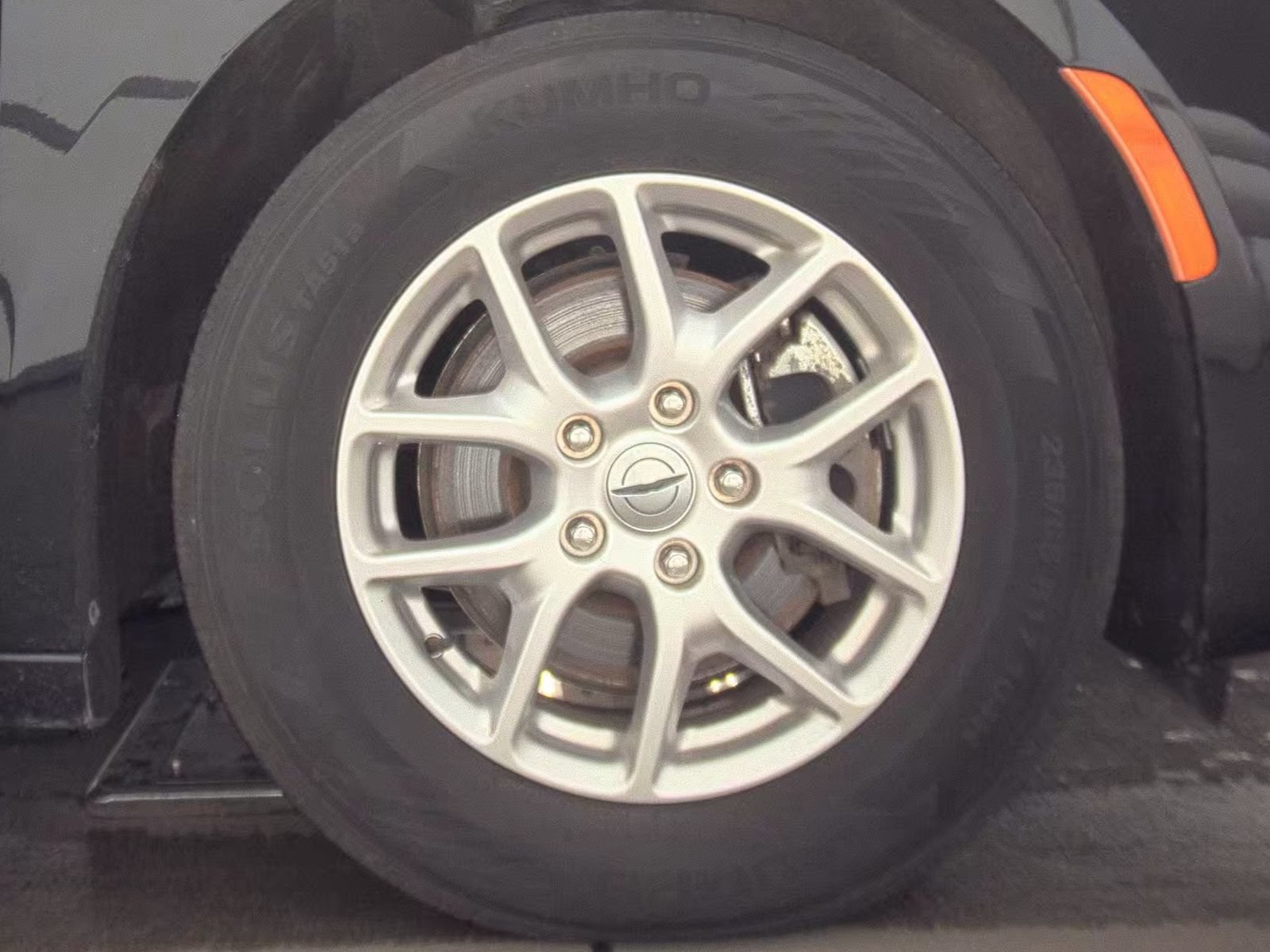 Used 2024 Chrysler Pacifica Touring-L FWD image 24