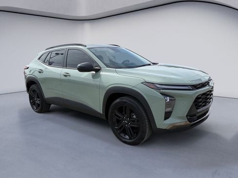 Used 2024 Chevrolet Trax ACTIV w/ Sunroof Package image 7