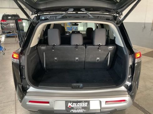 Used 2024 Nissan Pathfinder SV AWD/4WD image 31
