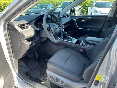 Used 2022 Toyota RAV4 XLE AWD/4WD image 16