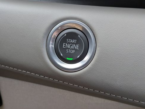 Certified 2024 Cadillac Escalade Premium Luxury Platinum image 33