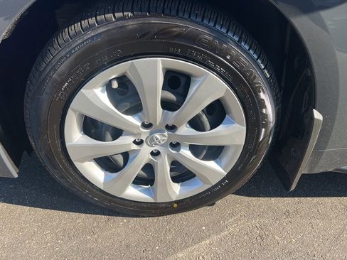 Used 2025 Toyota Corolla LE image 53