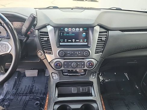 Used 2018 Chevrolet Suburban Premier AWD/4WD image 15