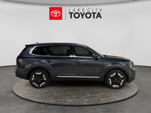 Used 2024 Kia Telluride S w/ S Sunroof Package FWD image 11