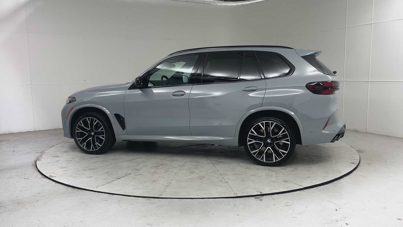 New 2026 BMW X5 M Competition w/ Executive Package AWD/4WD image 4