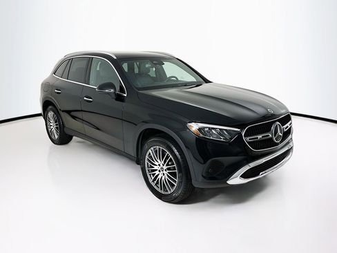 Used 2026 Mercedes-Benz GLC 300 image 1
