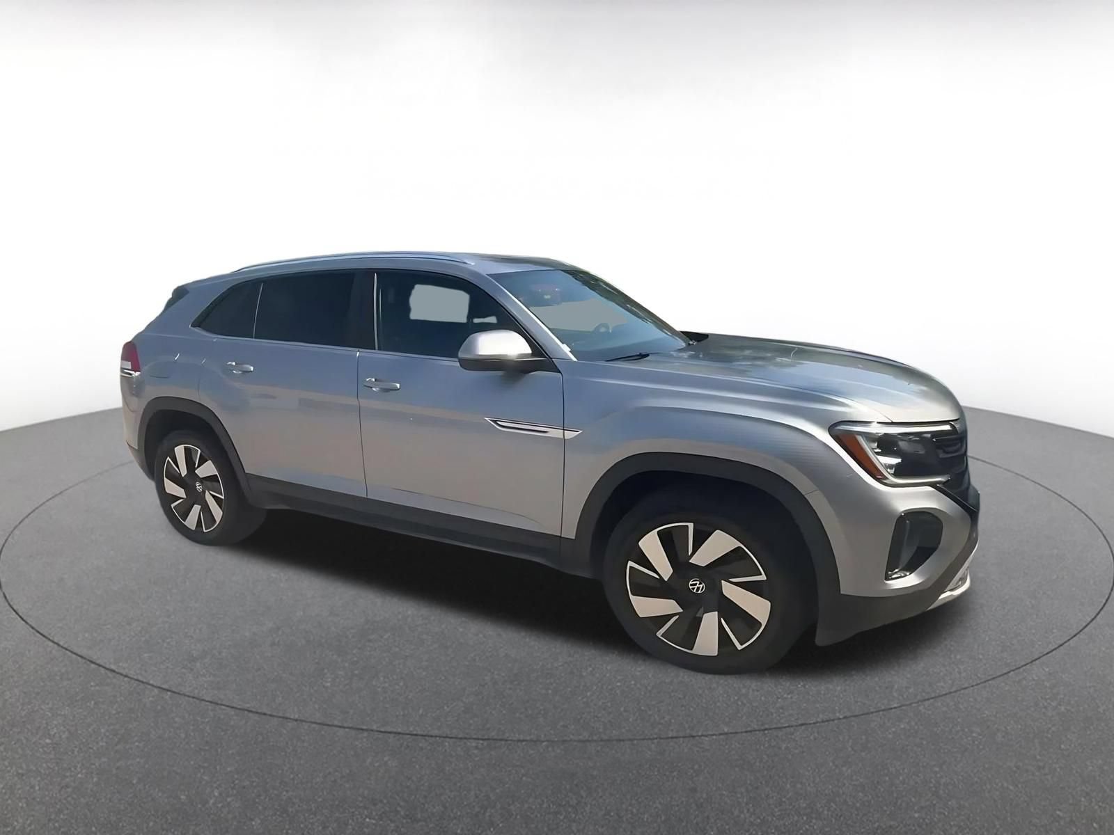 Used 2026 Volkswagen Atlas Cross Sport SE AWD/4WD image 2