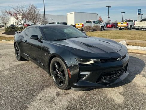 Used 2017 Chevrolet Camaro SS image 2