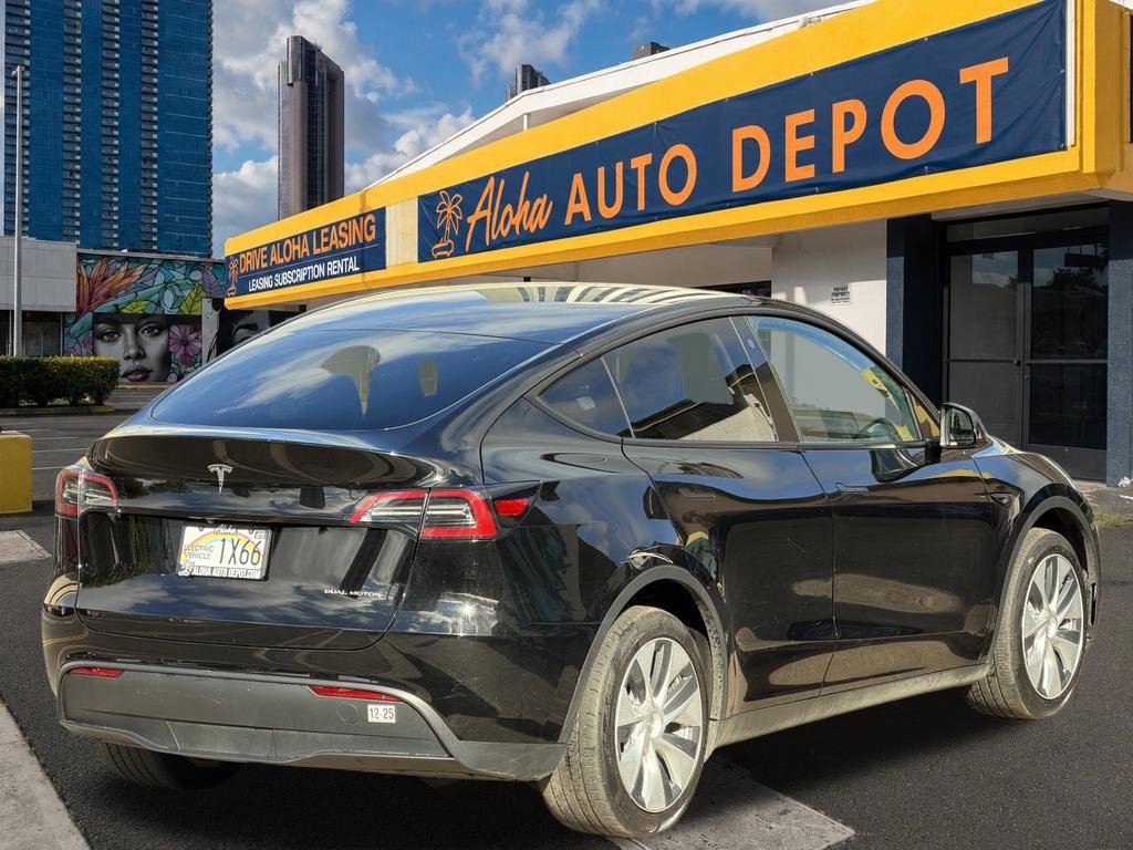Used 2023 Tesla Model Y AWD image 5