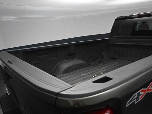 Used 2022 Chevrolet Silverado 2500 Custom w/ Custom Value Package image 13