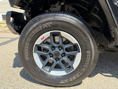 Used 2019 Jeep Wrangler Unlimited Rubicon AWD/4WD image 38