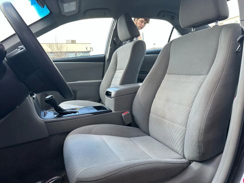 Used 2016 Toyota Camry LE image 6