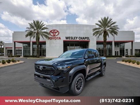 Used 2025 Toyota Tacoma TRD Off-Road w/ TRD Off Road Premium Package AWD/4WD image 1