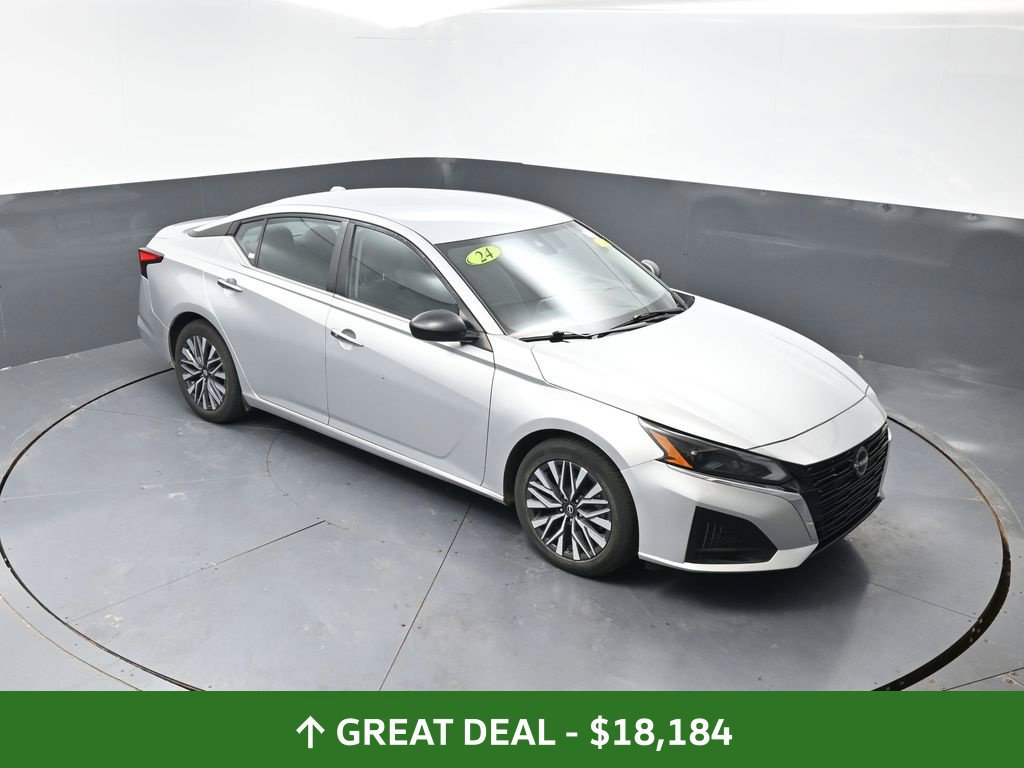Used 2024 Nissan Altima 2.5 SV FWD image 42