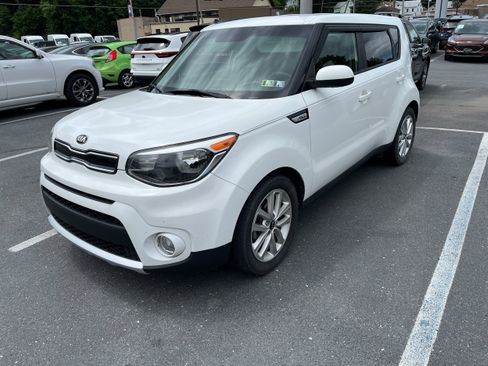 Used 2017 Kia Soul + FWD image 20