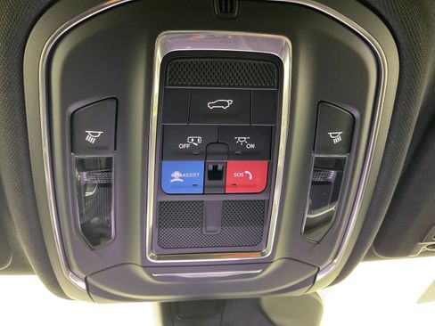 New 2025 Jeep Grand Cherokee Limited image 17