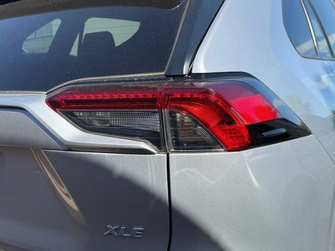Used 2022 Toyota RAV4 XLE w/ XLE Grade Weather Package FWD image 10