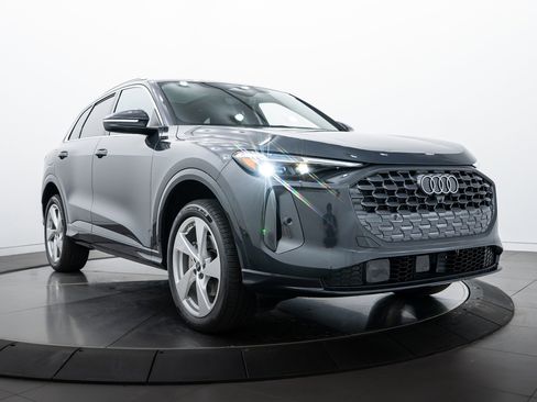 New 2025 Audi Q5 Premium Plus image 2