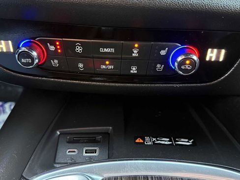 Used 2024 Buick Enclave Avenir w/ Avenir Technology Package image 25