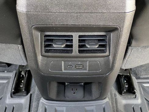 Used 2023 GMC Canyon Denali w/ Denali Black Edition image 17