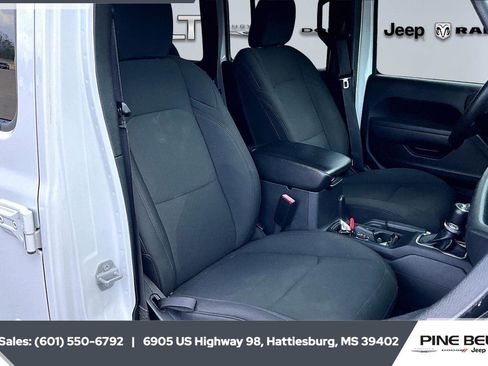 Used 2022 Jeep Wrangler Unlimited Sport image 7