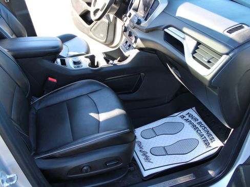 Used 2020 GMC Terrain Denali w/ Denali Premium Package image 15