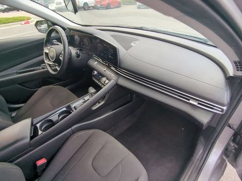 Used 2025 Hyundai Elantra SEL FWD image 42