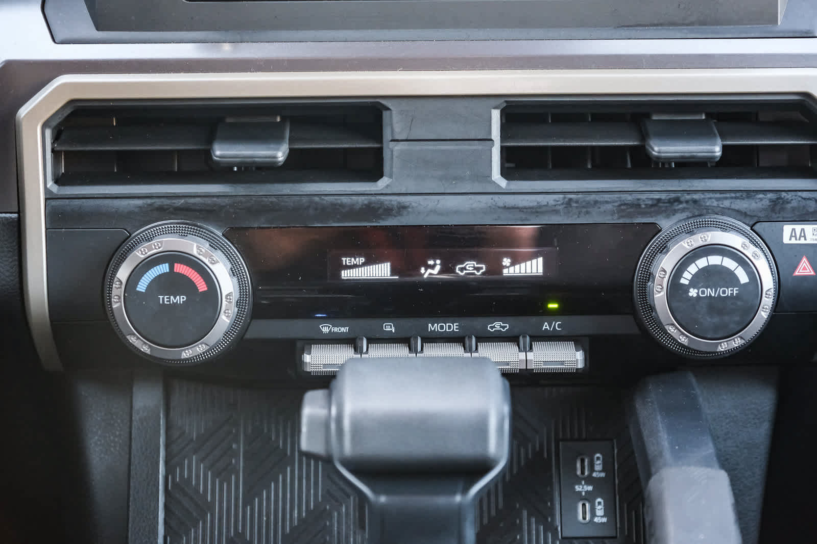 Certified 2024 Toyota Tacoma SR5 AWD/4WD image 17